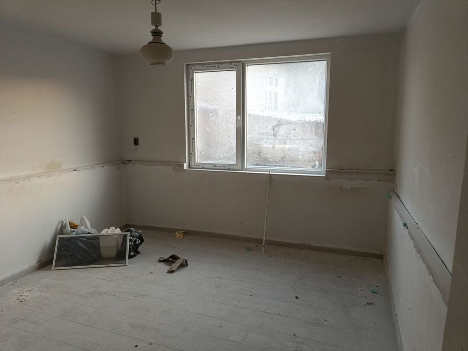 Продава се Къща в с. Средногорово, Област Стара Загора - 250 кв.м за 640 €/кв.м - Снимка #2