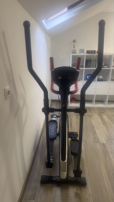 Bicicletă eliptică magnetică DHS 3601E – Stare excelentă