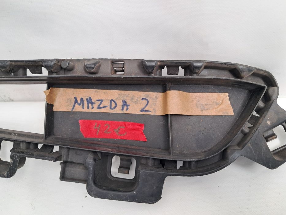 Решетка грил в предна решетка в броня  Mazda 2 2014/2025г