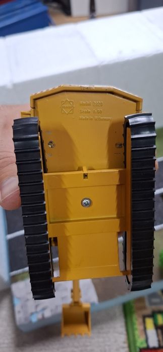 Macheta excavator LIEBHERR,scara 1:50