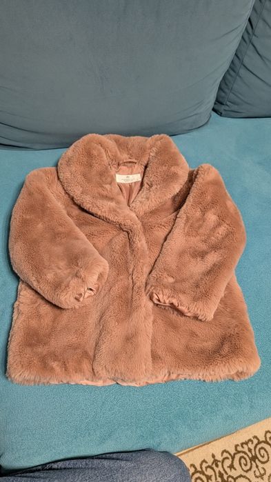 Haina blana fete H&M nouă nr. 122/128 (6-8 ani)