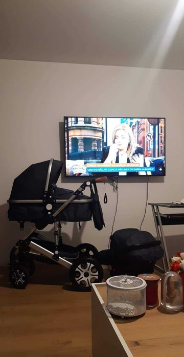 Cărucior și tricicleta