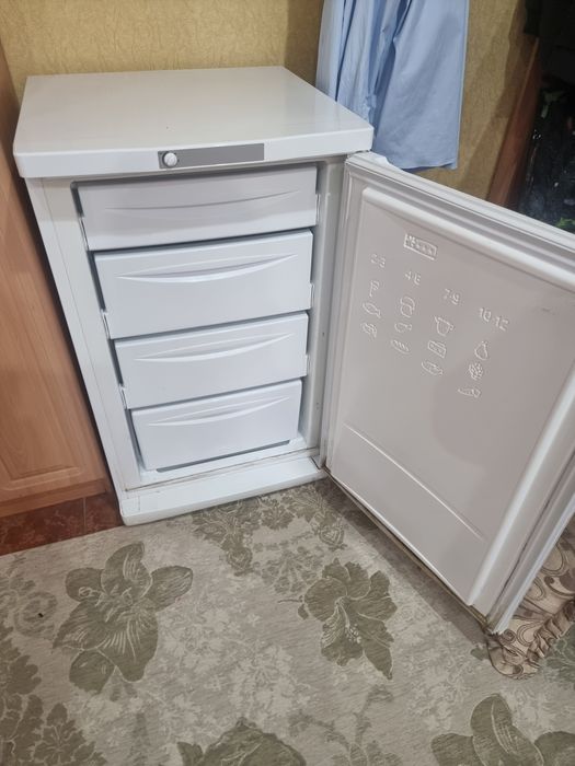 Морозильная камера INDESIT