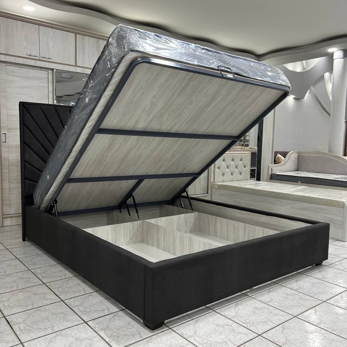 Двухспальная кровать. Подъемный механизм и ортопед матрас