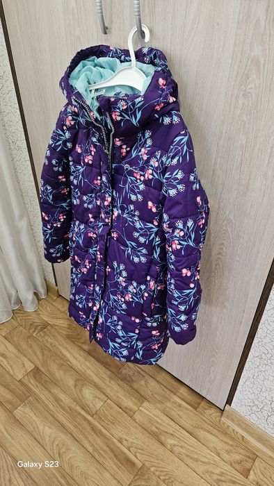 Продам куртку для девочки