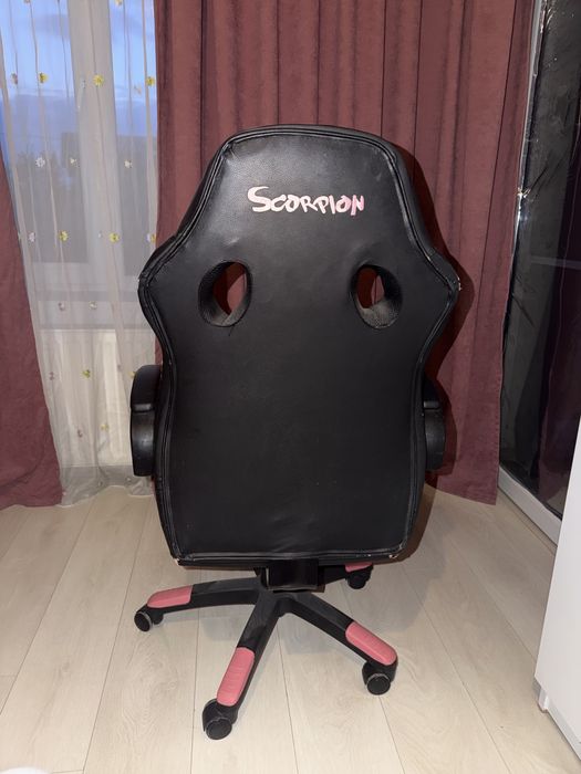 vand scaun gaming in stare foarte buna