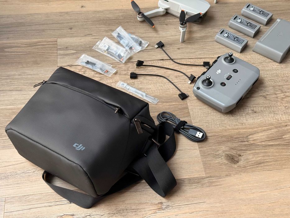 Drona DJI Mini 2 Fly More Combo
