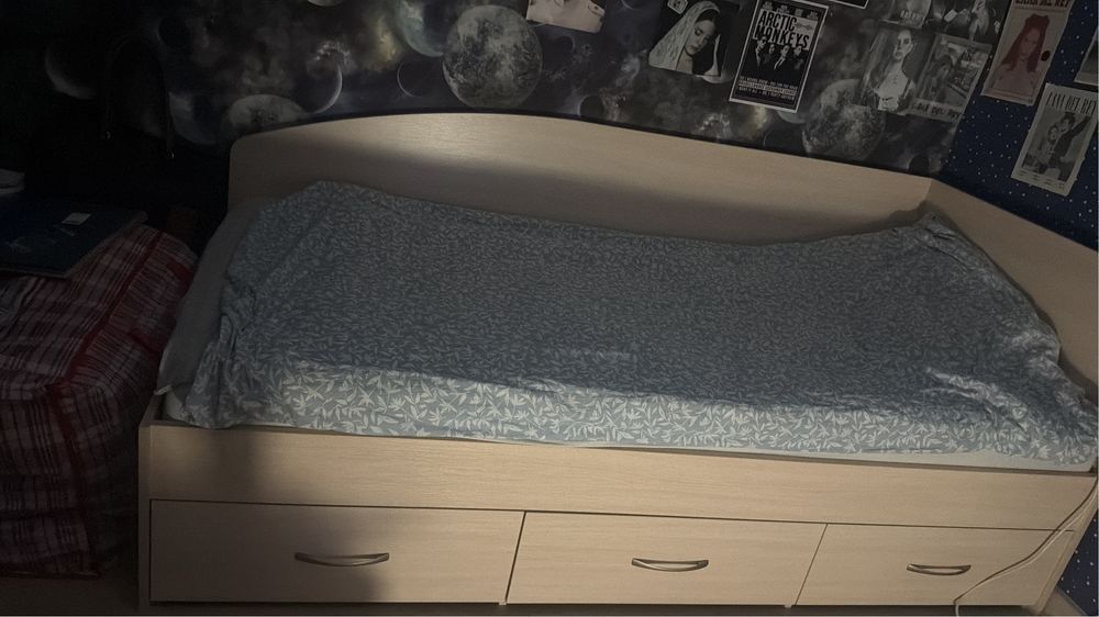 Продам кровать односпалку б/у