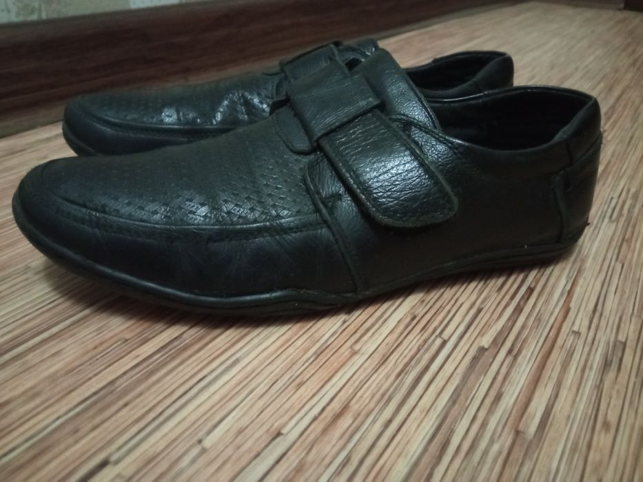 Ботинки кожаные на мальчика. размер 35