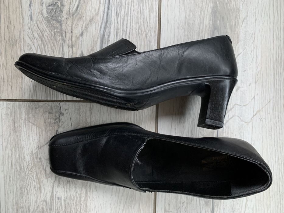 Pantofi piele naturala,marimea 40