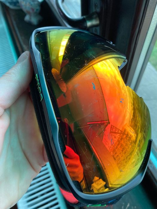 Ски очила Bolle стъклото има леки драскотини