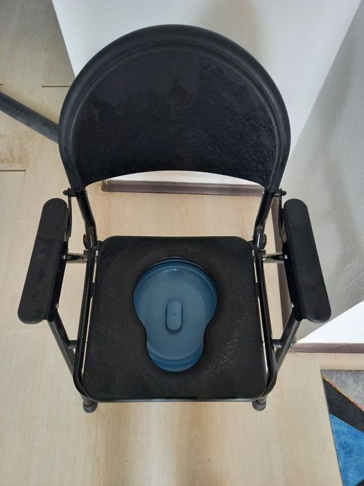 Продам Кресло туалет