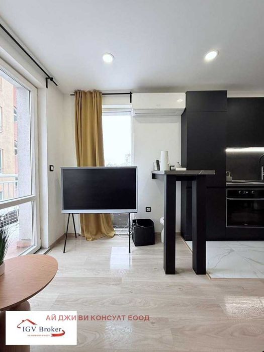 Дава се под наем Двустаен апартамент в София, Хиподрума - 73 кв.м за 458.49 € - Снимка #1