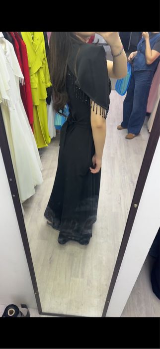 Черное вечернее женское платье