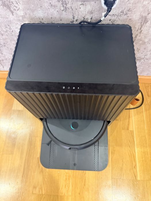 Robot de aspirare și mop iRobot Roomba Combo 10 Max cu stație AutoWash – Utilizat