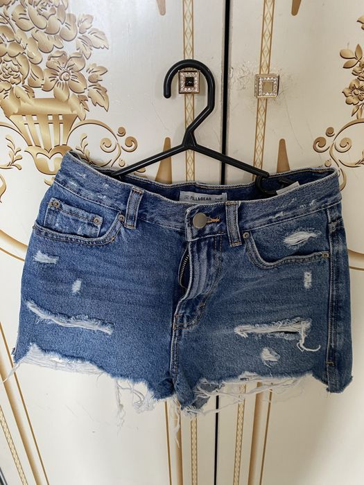Шорты Pull&Bear.