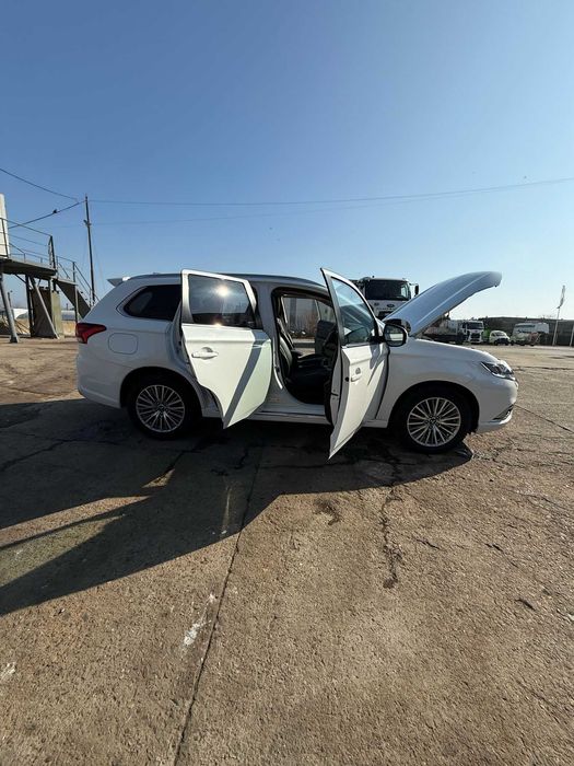 Mithubishi Outlander PHEV