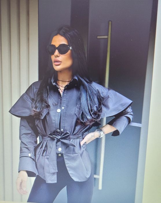 Avin екстравагантен тренч