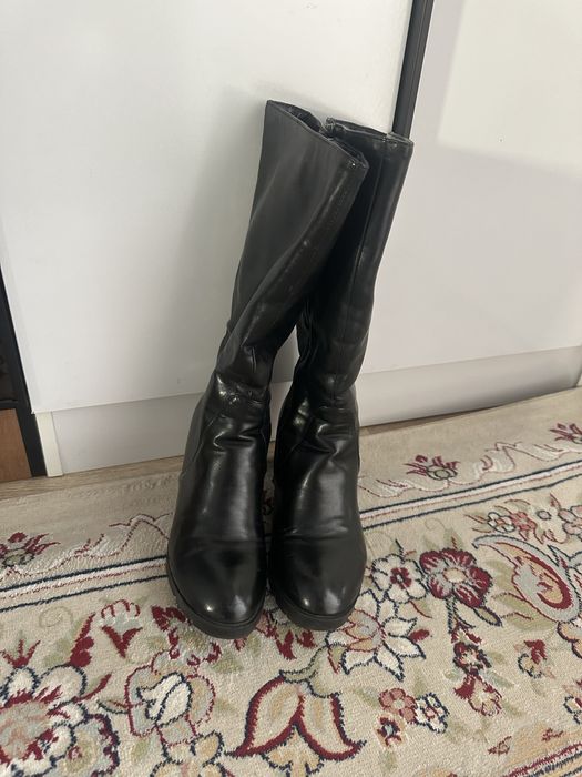 Етік, аяқ киімдер, киімдер