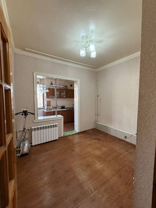 3 хоналик квартира СОТИЛАДИ