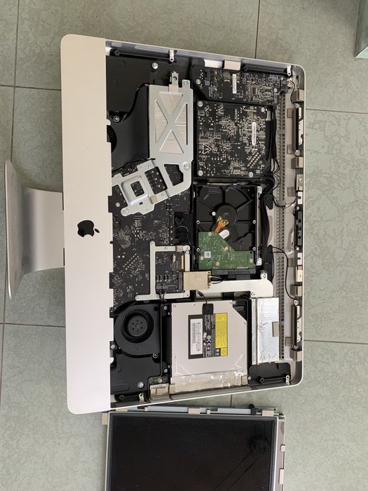Apple iMac 21,5-Inch, Core i3- 3.06 (Late 2010-2011) ЦЯЛ за ЧАСТИ