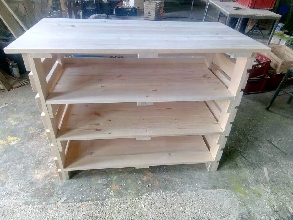 Стилажи, барове от дърво