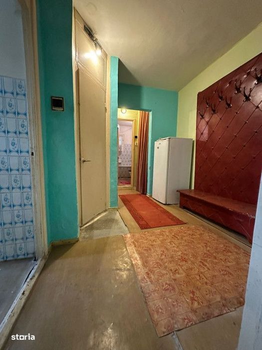- Apartament 2 camere decomandat, zona Independentei, etaj 2
