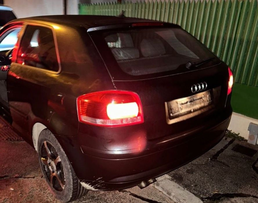 Capota bara far stanga dreapta faruri Audi a3 8L 8P facelift