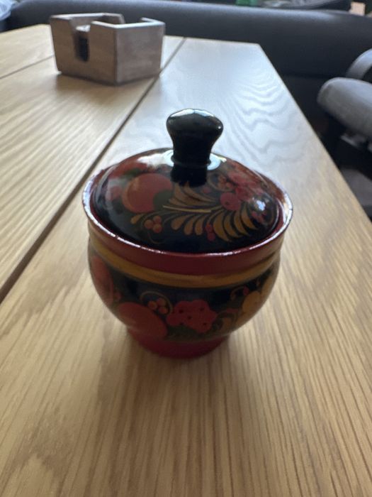 Руска рисувана захарничка/купичка с капаче