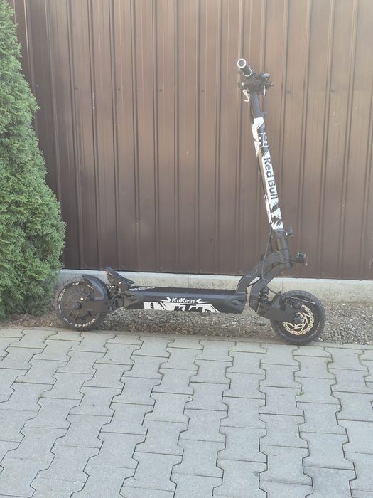 Vând trotineta electrica kukurin g2 master