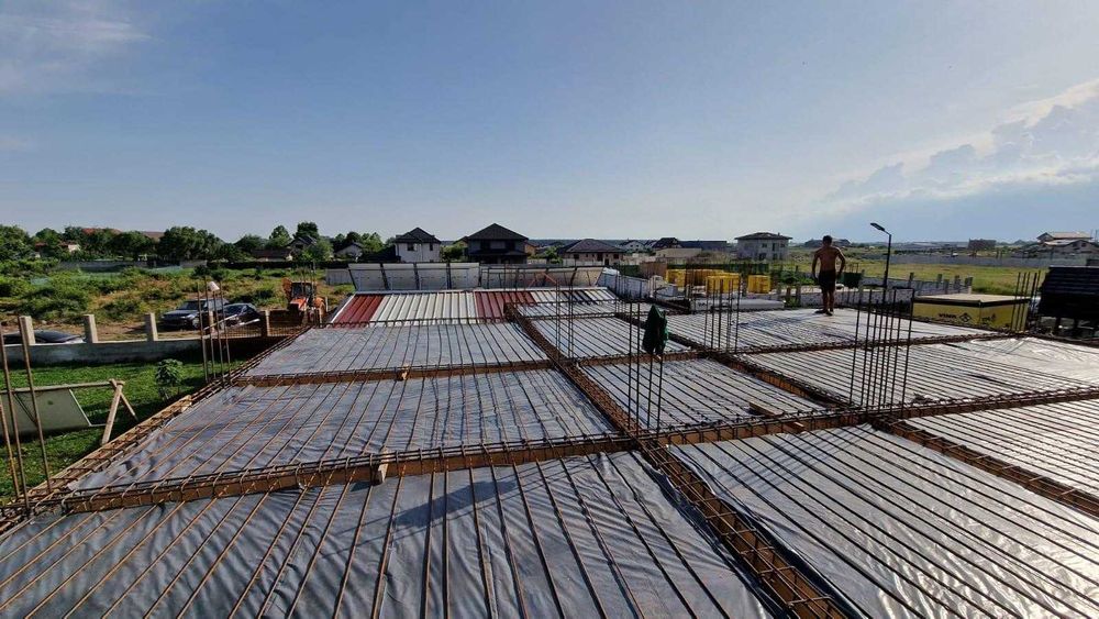 Constructii case la rosu si la cheie, începând de la 250 Euro