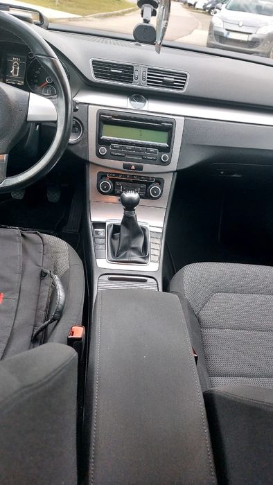 Vw passat  b7 2011.  2.0 Tdi 140 cp 6+1  viteze