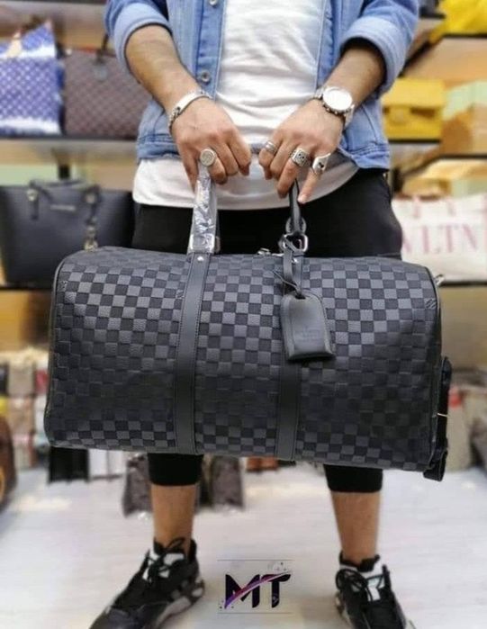 Genti voiaj LV,model unisex,diverse nuanțe,curea detasabila umăr,saculet, etichetă