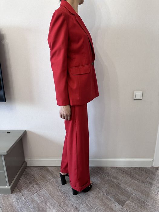 Продам брючные костюмы