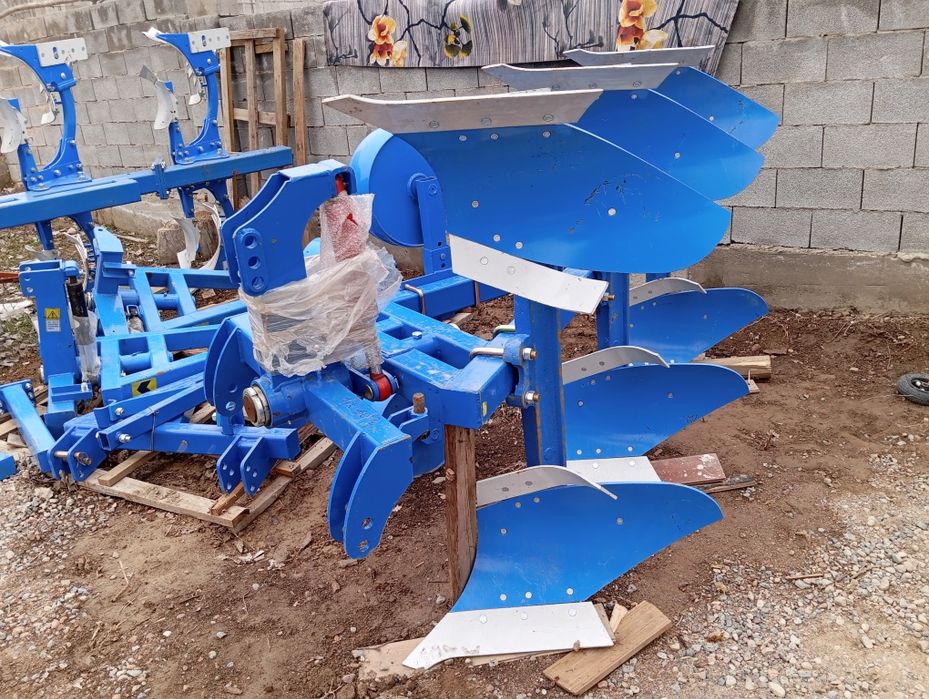 Продам 3-х корпус оборудование плуг