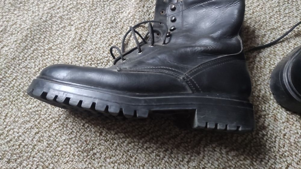 Продавам полицейски кубинки