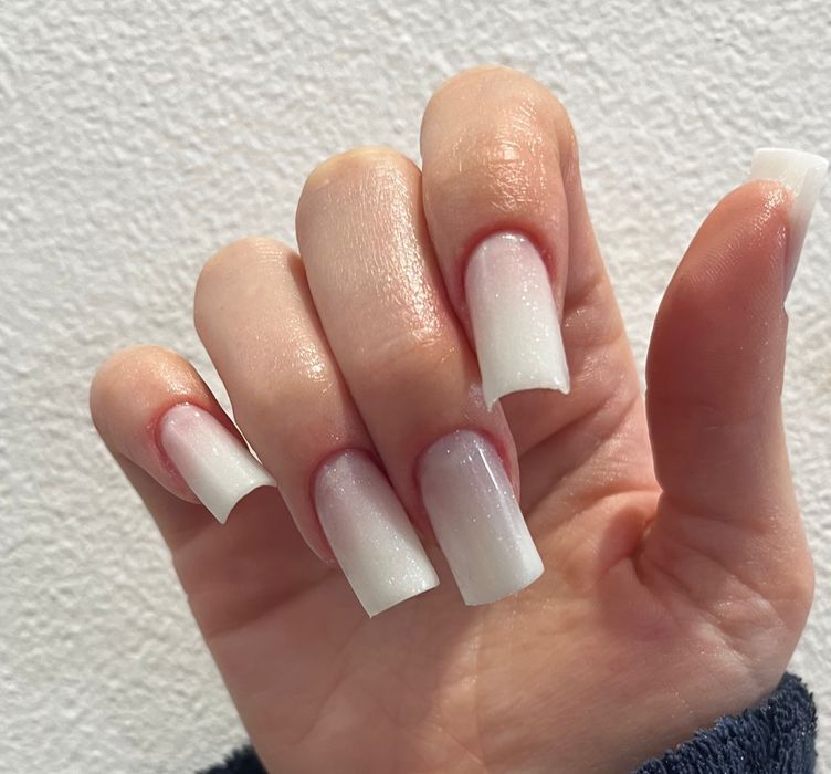 Model unghii cu gel