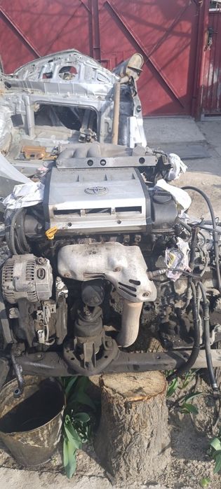 Продам двигатель и коробка на WINDOM 20