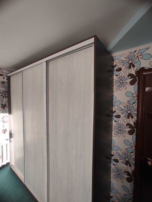 Продам большой шкаф-купе