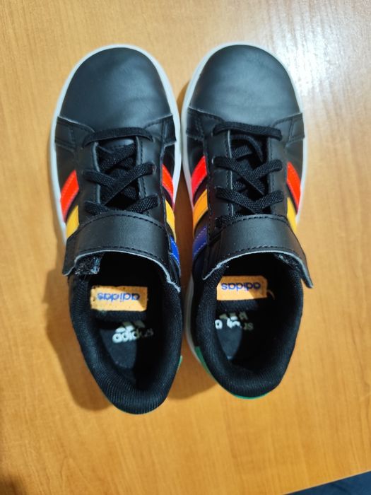 Оригинални маратонки на ADIDAS