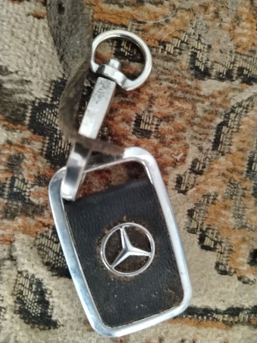 Продам телефоны, часы, ключи,и тд