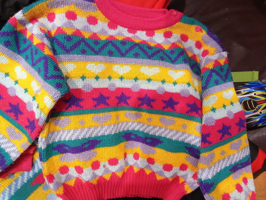 Зимни пуловери 6-8 г.-2 евро.