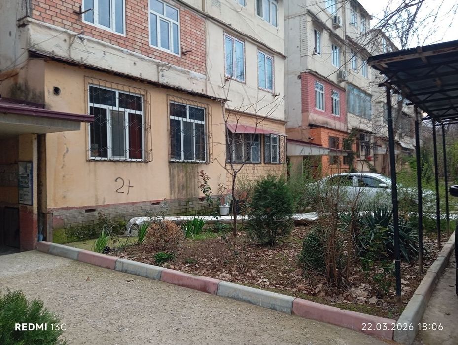 Uy sotiladi 2 xona 3 qilingan