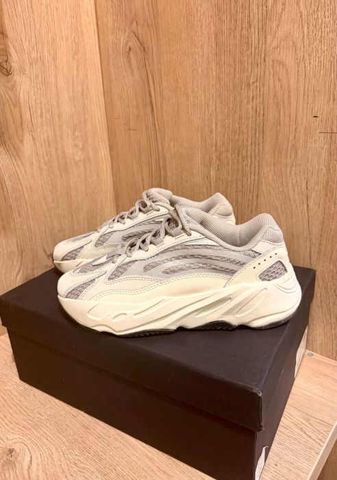 Сникърси Adidas Yeezy 700