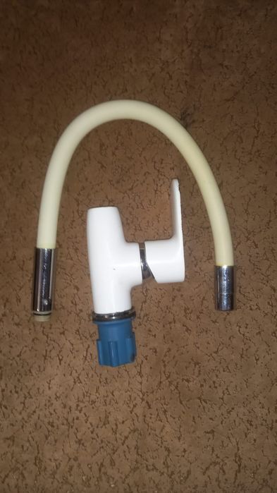Смеситель гибкий для кухни