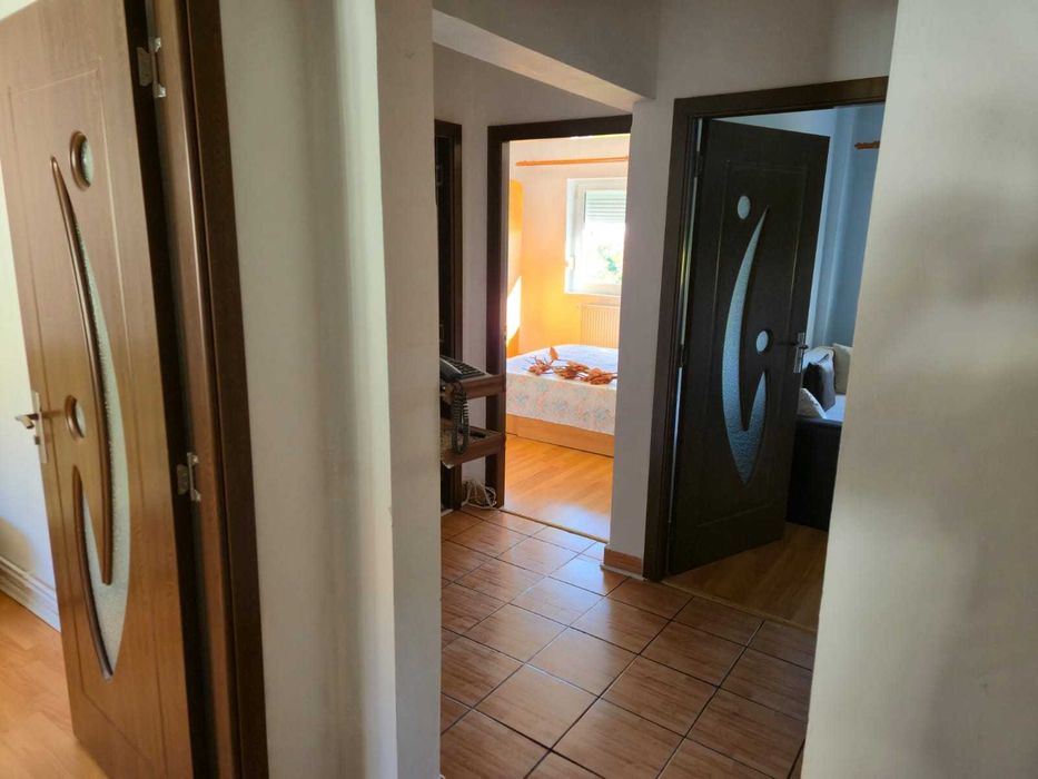 Apartament 4 camere, 90 m², renovat și izolat, – Copșa Mică,