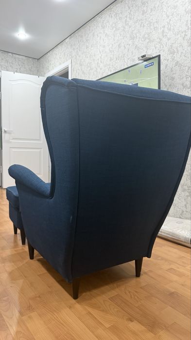 Продам кресло Икеа с пуфом