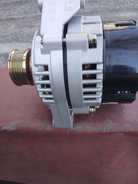 Продам генератор на шевролет ниву