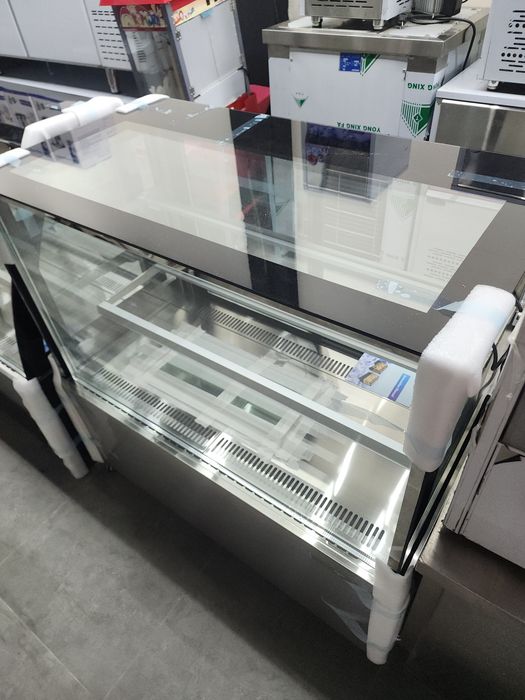 Витрина холодилнык 1.5м. 1.2м