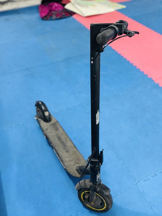 Продам самокат ninebot A3